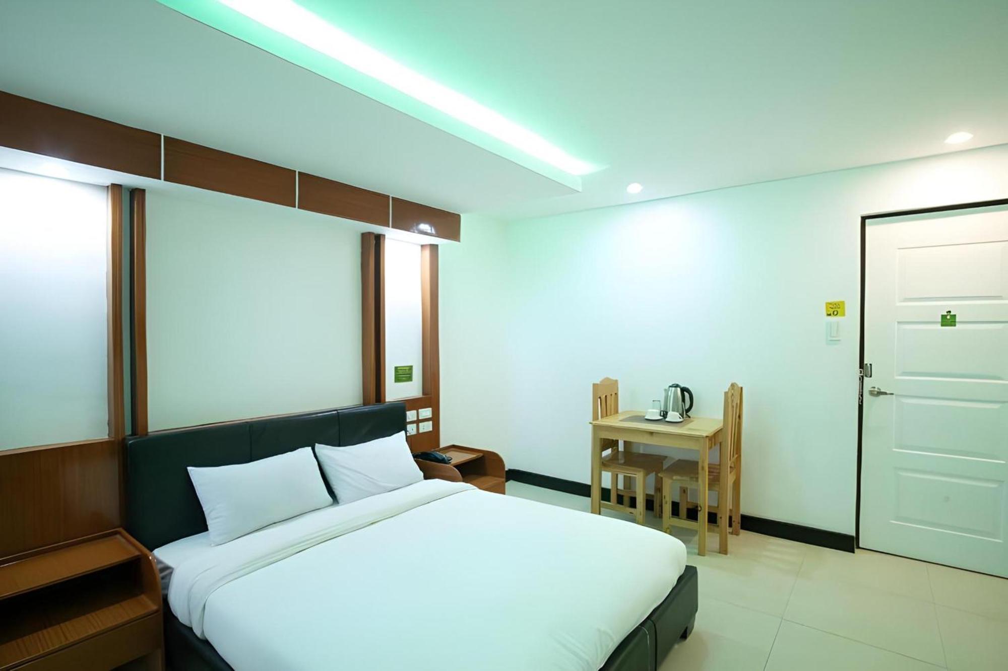 Oyo 195 Ranchotel - Binan Exterior photo
