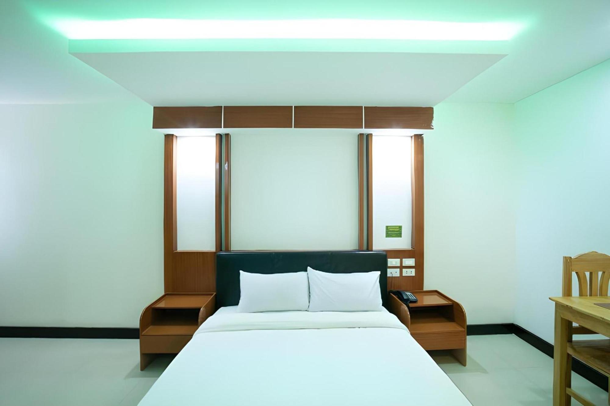 Oyo 195 Ranchotel - Binan Exterior photo