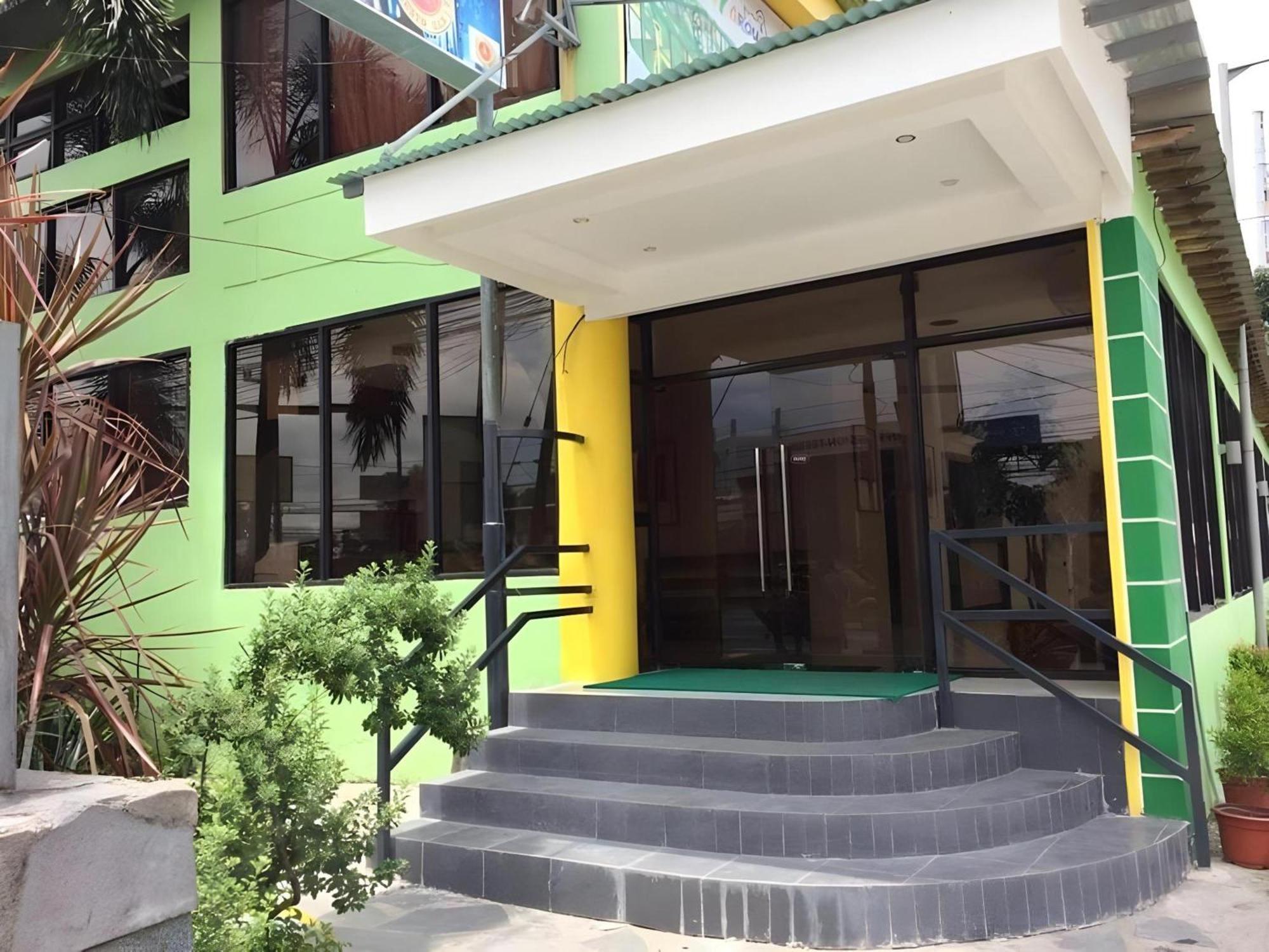 Oyo 195 Ranchotel - Binan Exterior photo